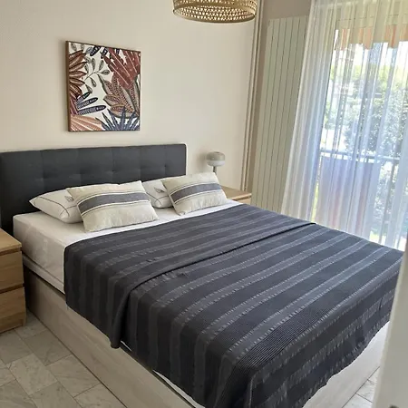 Апартаменты Cozy Flat With Pool And Balcony